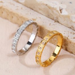 TC162 Nhẫn titan ô vuông đính kim cương cách điệu