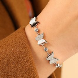 TA089 Lắc tay nữ titan con bướm cách điệu