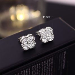 TB303 Bông tai nữ titan hoa 4 cánh van cleef đính full đá trắng size 11mm