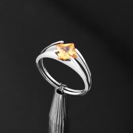 NX003 Nhẫn nữ inox kẹp hột đá vuông màu hồng