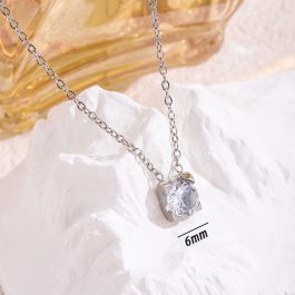 TN031 Dây chuyền titan mặt chấu vuông đính đá tròn