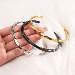 LN140 Vòng tay nam titan chữ C xoắn