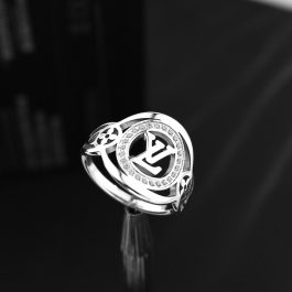 N685 Nhẫn titan thời trang LV