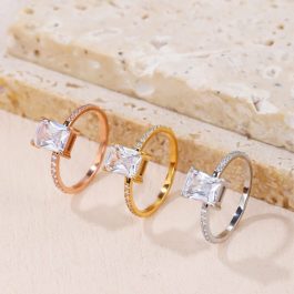 TC022 Nhẫn nữ titan 1 hột đứng cao hình chữ nhật