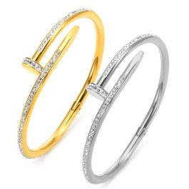 TV082 Vòng tay titan cây đinh đính đá