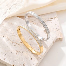 TV147 Vòng tay inox titan thời trang 3 hàng đá kim cương