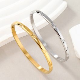 TV182 Vòng tay titan chạm móc máy hình ngôi sao