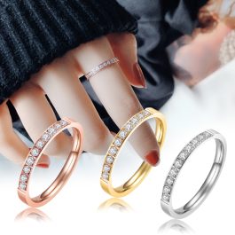 TC118 Nhẫn titan đính đá nữa chiếc nhẫn