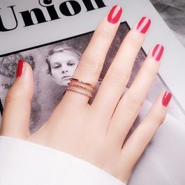 TC120 Nhẫn titan 3 hàng đính đá tinh xảo