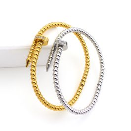 TV237 Vòng tay nữ titan kiểu cây đinh