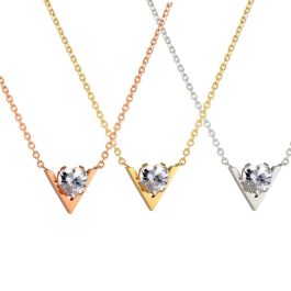 TN034 Dây chuyền titan chữ V đính đá hình trái tim