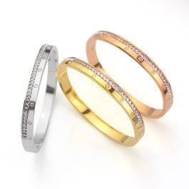 TV132 Vòng tay titan cartier đính đá vuông