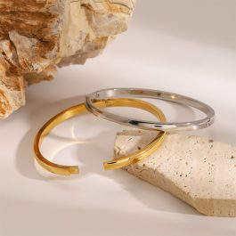 TV142 Vòng tay titan bảng 4mm mo tròn