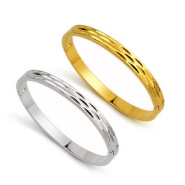 TV174 Vòng tay nữ titan họa tiết phay cách điệu