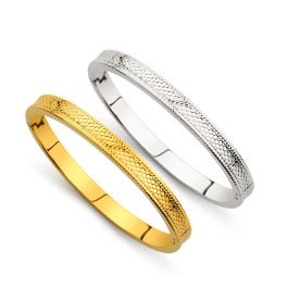 TV191 Vòng tay titan hoa tiết tổ ong