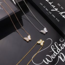 TN492 Dây chuyền titan con bướm nền xà cừ trắng