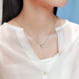 TN620 Dây chuyền nữ titan ống tròn 1 hàng xà cừ và 1 hàng đá vuông