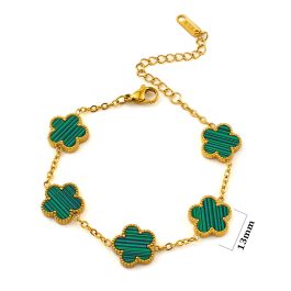 TA071 Lắc tay titan 5 bông hoa van cleeff loại 5 cánh nền xanh lá