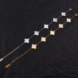 TA082 Lắc tay nữ titan hoa 4 cánh Van Cleef nền xà cừ trắng