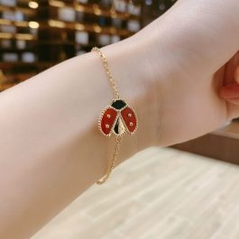 TA173 Lắc tay nữ titan van cleef con bọ