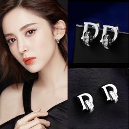 TB116 Bông tai titan chữ D thời trang Dior màu trắng