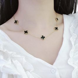 TN146 Dây chuyền titan 5 bông van cleef mặt đen
