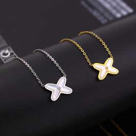 TN651 Dây chuyền nữ titan mặt hình ngôi sao 4 cánh