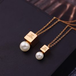 TN768 Dây chuyền nữ titan mặt chanel