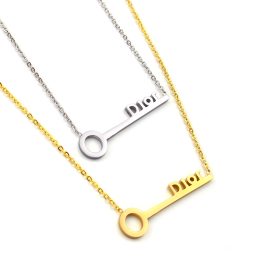 TN786 Dây chuyền nữ titan mặt hình chìa khóa dior