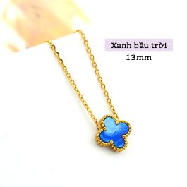 TN812 Dây chuyền titan hoa 4 cánh van cleef nền màu xanh Sapphire bầu trời