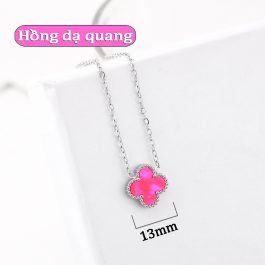 TN830 Dây chuyền titan hoa 4 cánh van cleef nền màu hồng dạ quang