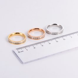 TC005 Nhẫn titan 1 hàng đá vuông cực đẹp