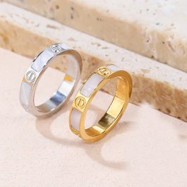 TC021 Nhẫn nữ titan cartier đính Xà cừ (Size 6-7-8)