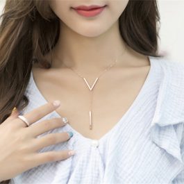 TN072 Dây chuyền titan chữ V thời trang