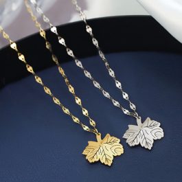TN365 Dây chuyền titan chiếc lá phong