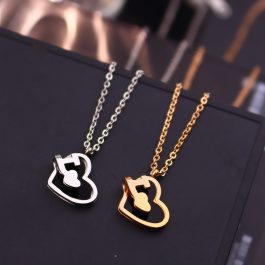 TN769 Dây chuyền nữ titan mặt trái tim chữ love