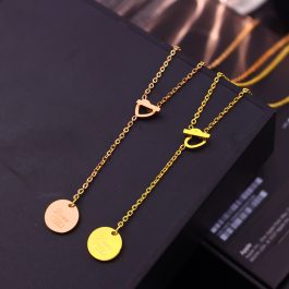 TN771 Dây chuyền nữ titan mặt trái tim chữ love