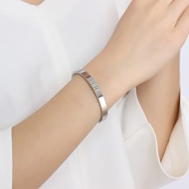 TV225 Vòng tay nữ titan kiểu hở chữ C bảng nhỏ 6mm
